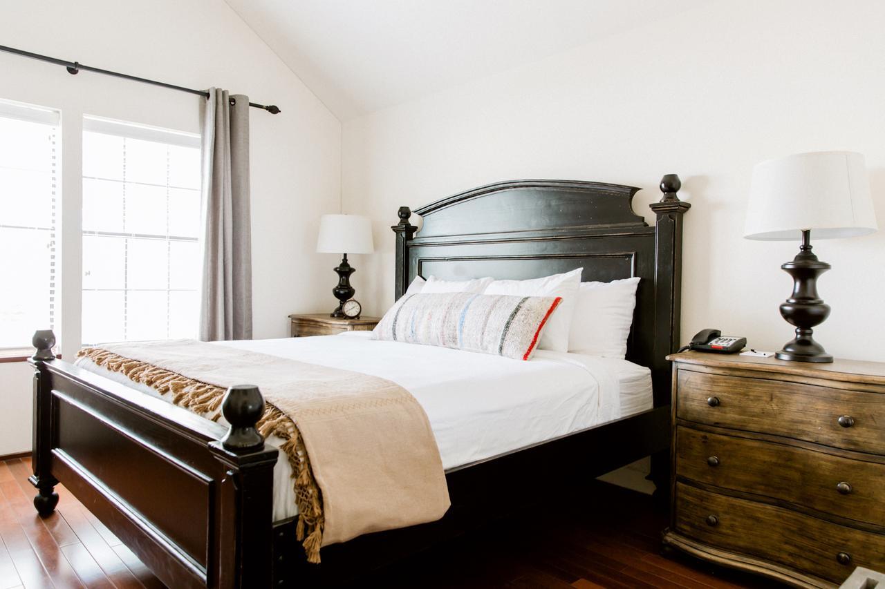 Hillside Boutique Hotel Castroville Екстер'єр фото