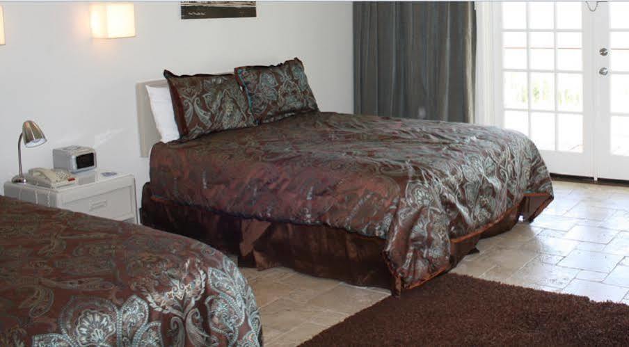 Hillside Boutique Hotel Castroville Екстер'єр фото
