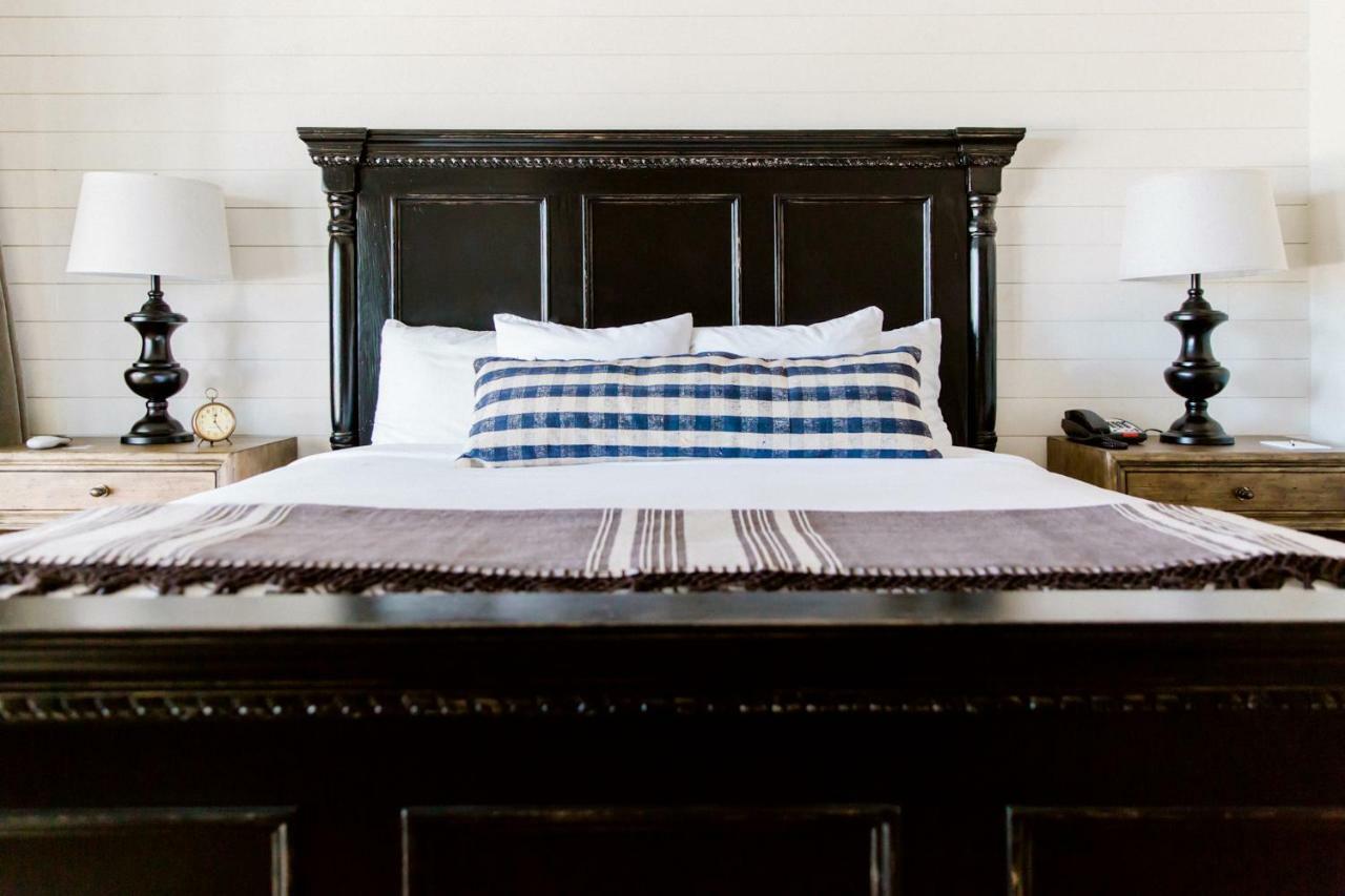 Hillside Boutique Hotel Castroville Екстер'єр фото